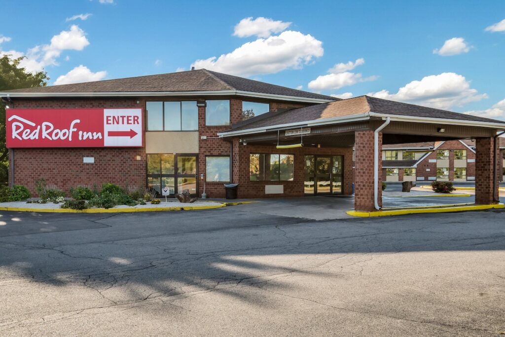 Red Roof Inn Rochester  Airport
